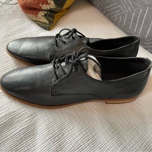 Frye Black Leather Oxford Loafers. Never worn. Perfect condition.